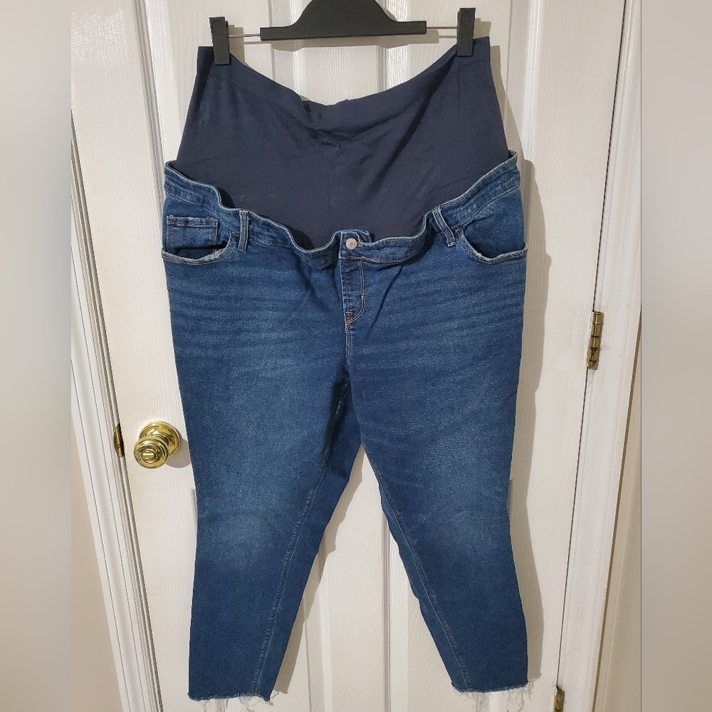 Old Navy Maternity Rockstar Super Skinny Jeans